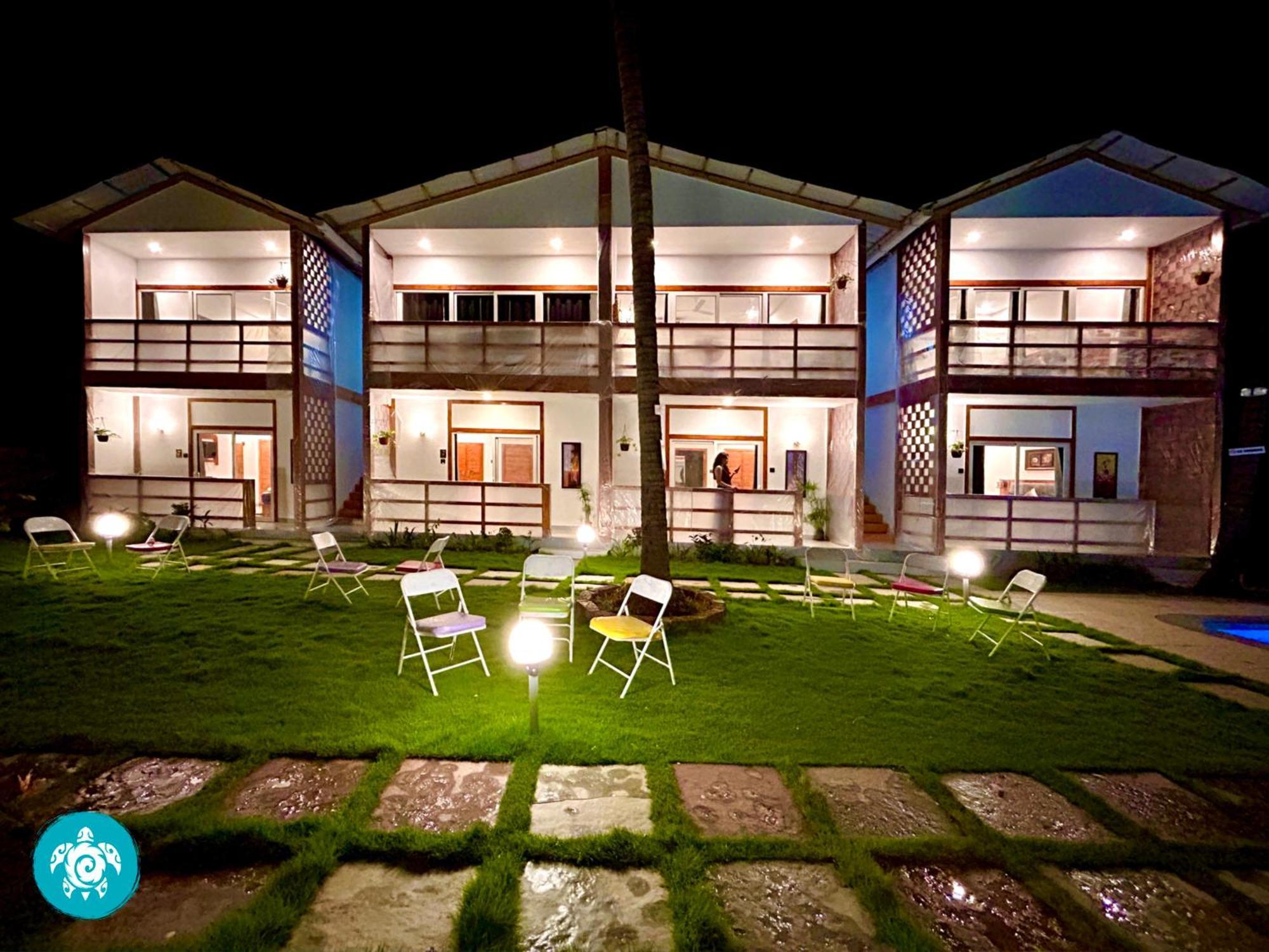 White Turtle Hotel Morjim Eksteriør bilde